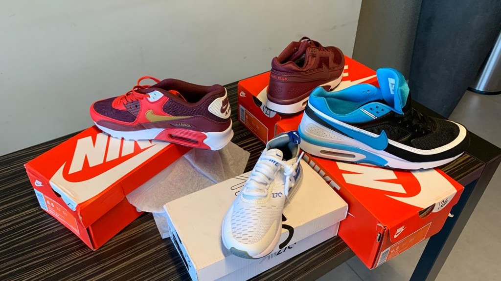 John ontdekte 10.000 neppe Nikes Ik zie meteen wat namaak is